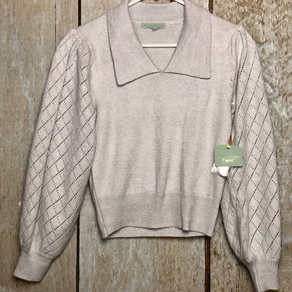 NWT Sweater crop puffy sleeves lace v neck collar, Ryegrass